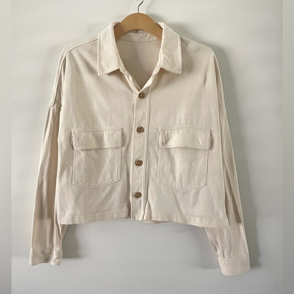 VUORI Mackenzie Cropped Shirt Jacket Button Down Boxy VW580 Sz L Cream Natural - Picture 4 of 12